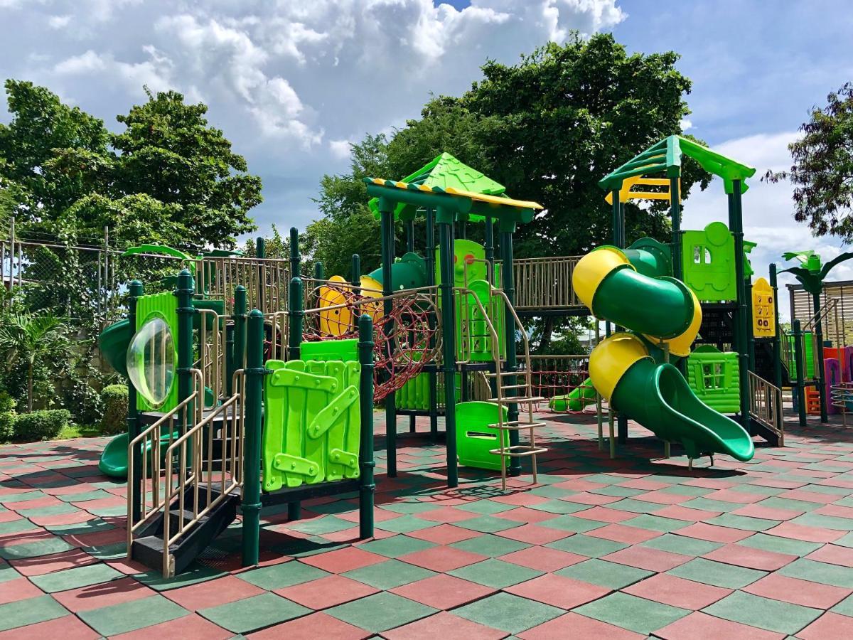 Condo W/ Balcony Near Mactan International Airport Lapu-Lapu City Exteriör bild